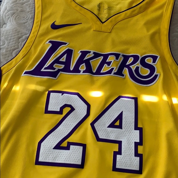 Kobe Bryant jersey 24 Lakers - Picture 3 of 8